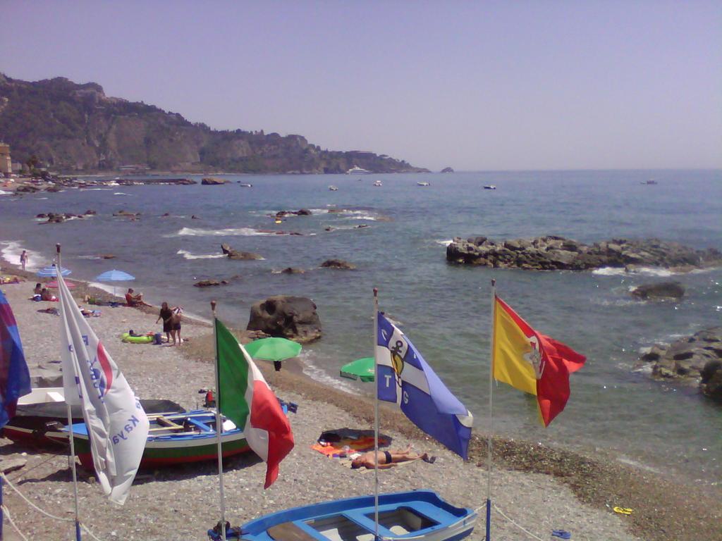 Appartamento Lina House Giardini Naxos Camera foto